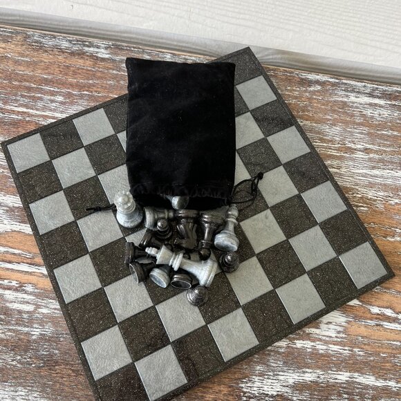 Black Glitter and Metallic Gray Silver Chess Board Game with Velvet Bag 32 piece - Picture 2 of 9